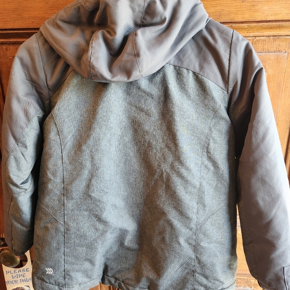 Girls all in motion coat - Picture 9 of 9